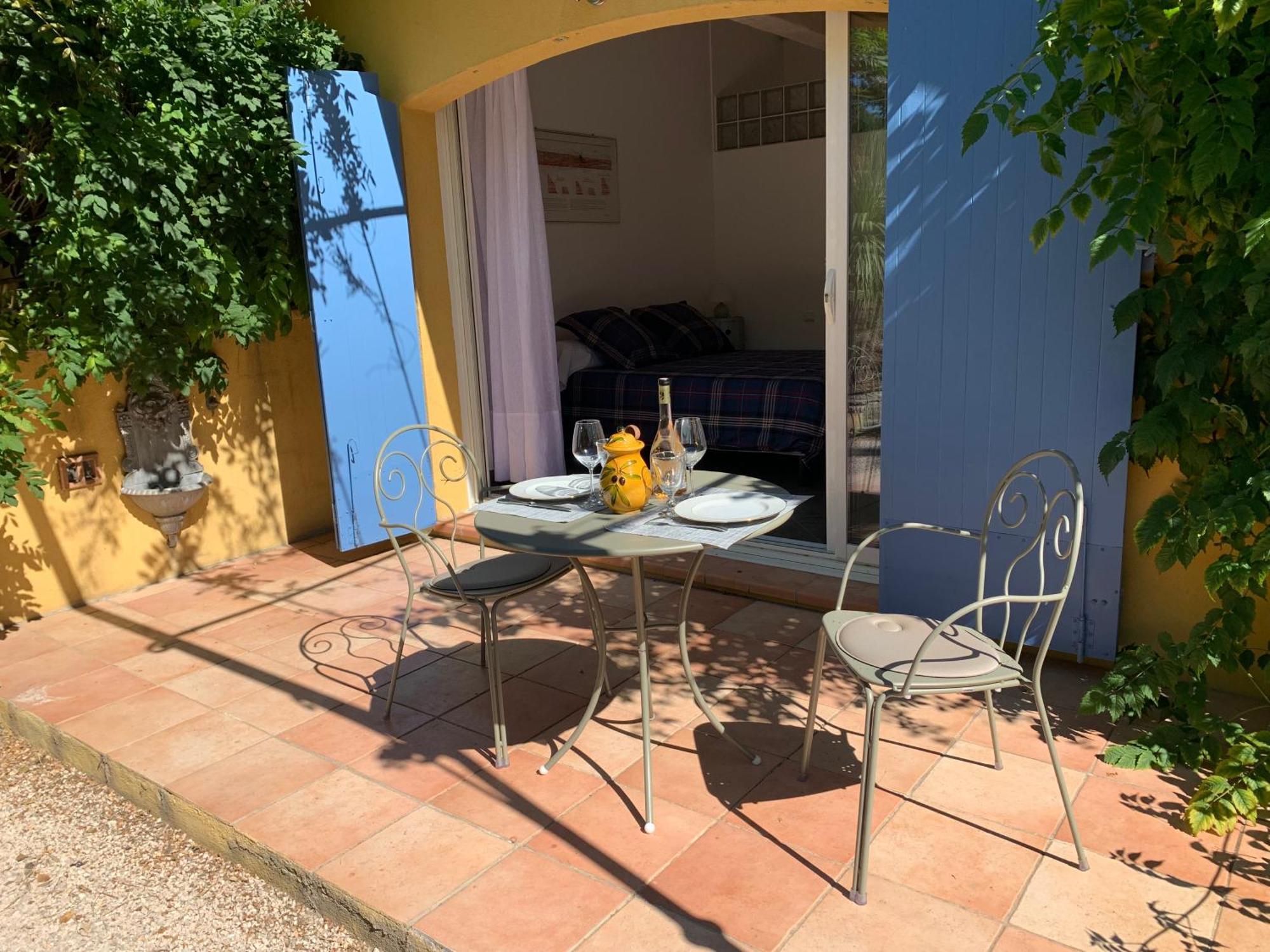 Sous Les Pins Parasols Видобан Екстериор снимка