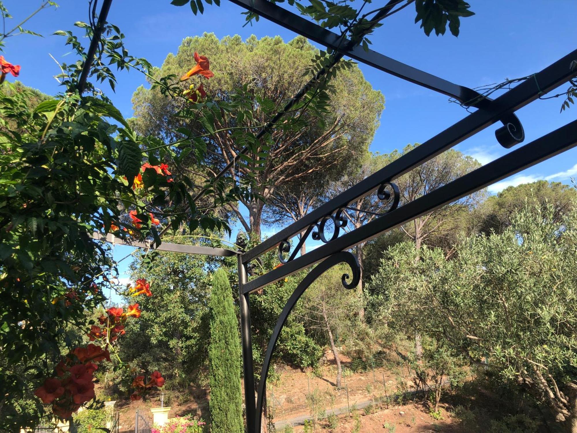Sous Les Pins Parasols Видобан Екстериор снимка